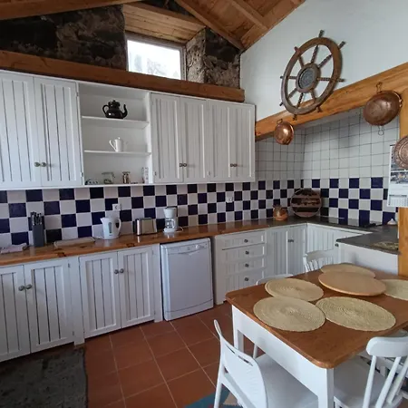 Casa Do Guardiao Madalena (Azores)