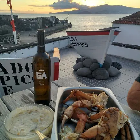 Casa Do Guardiao * Madalena (Azores)