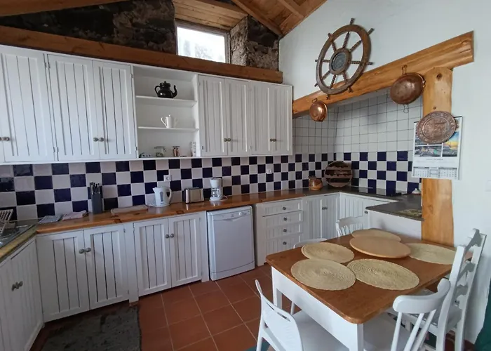 Casa Do Guardiao Madalena (Azores)